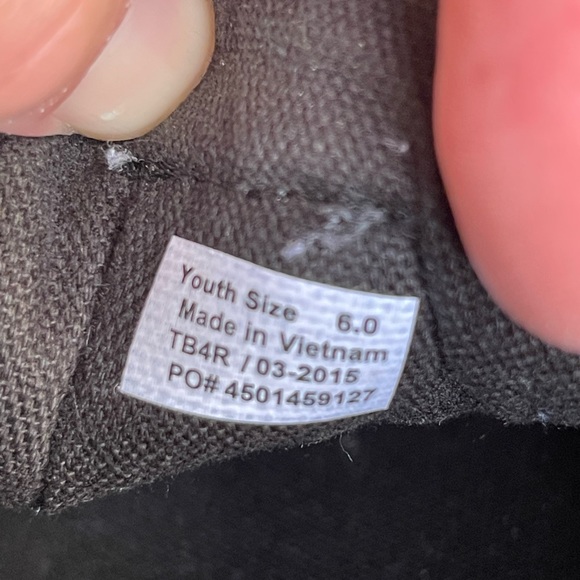 Boys vans sneakers size 6 - Picture 3 of 3